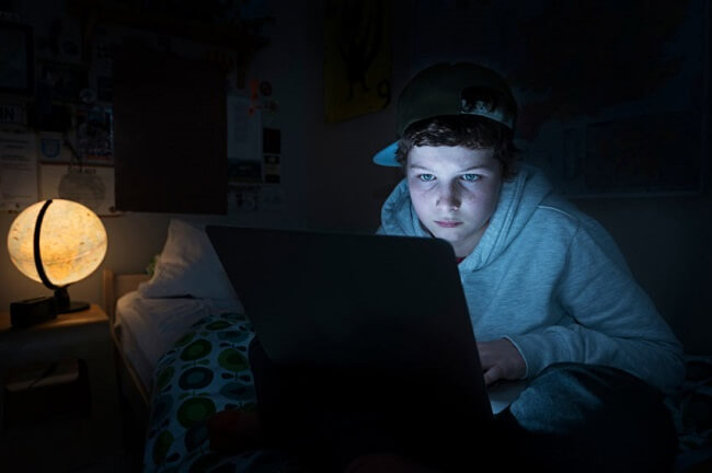 kids spend more time online