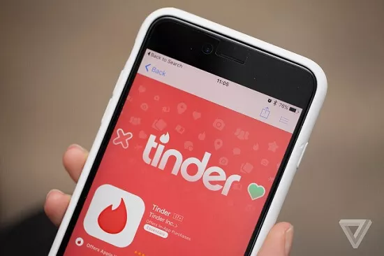 How to view other's Tinder messgaes secretly